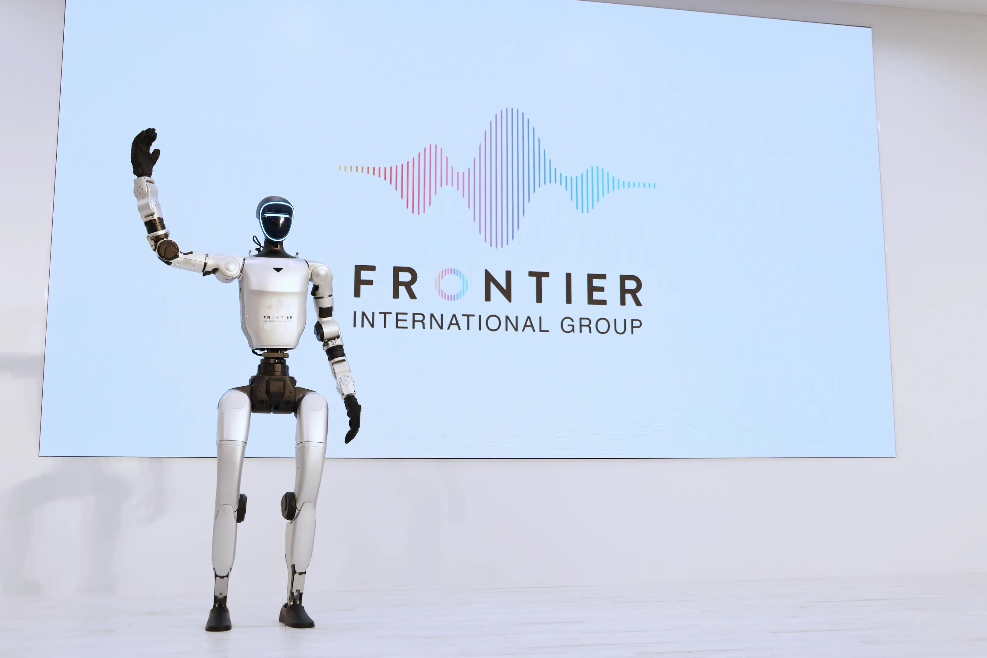 ヒューマノイドを活用した新しい体験の企画・実装（フィジカルAI開発推進）